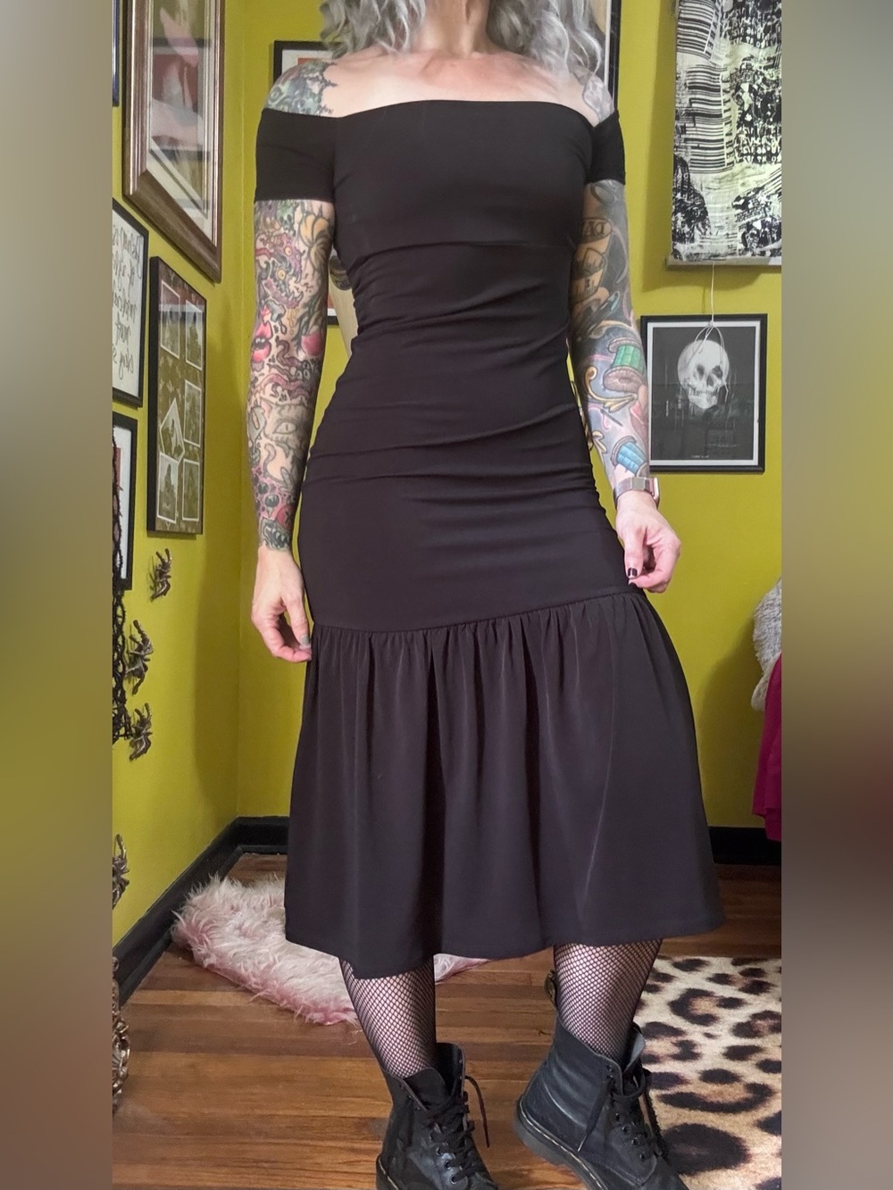 BCBG Black 90s Bodycon Ruffle Hem Midi Dress Small NWT